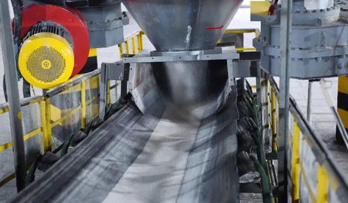 新疆宜化4060項(xiàng)目試生產(chǎn)尿素產(chǎn)品順利下線